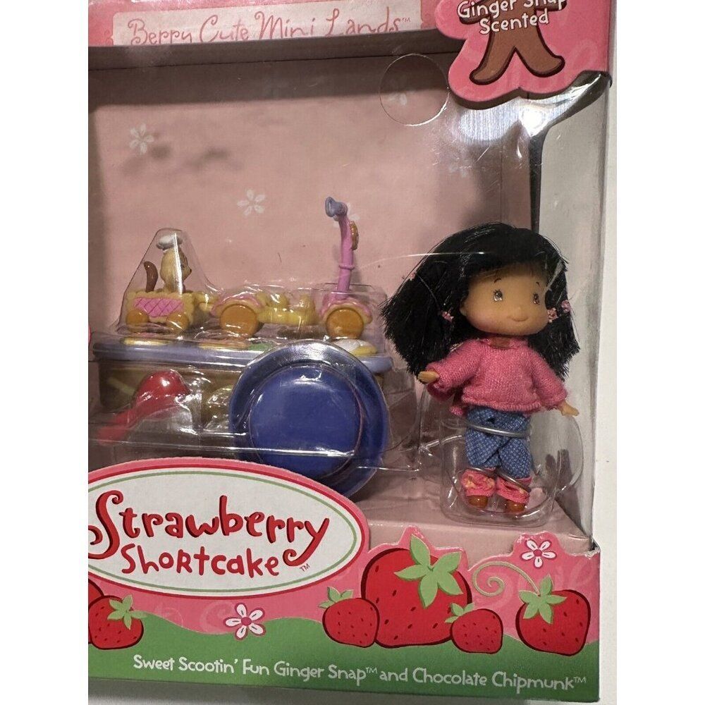 Strawberry Shortcake Berry Cute Mini Lands Ginger Snaps & Chocolate Chipmunk Toy